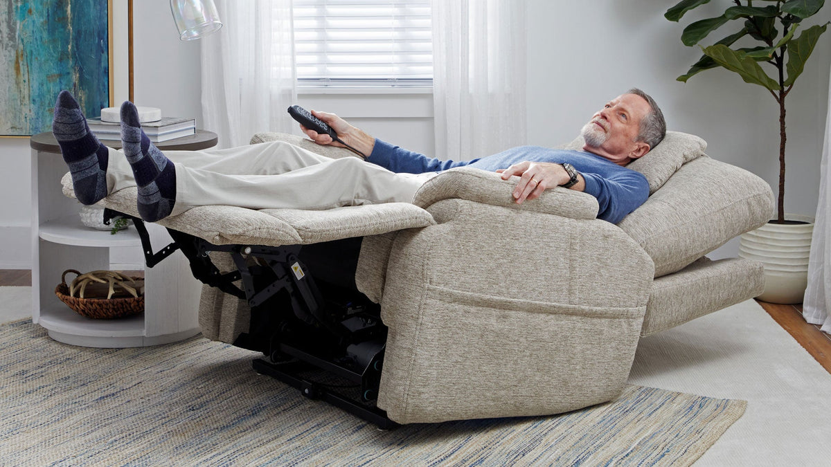 Cozyfocus MacZcliner Light Tan P5 Lift Chair | Heat & Massage
